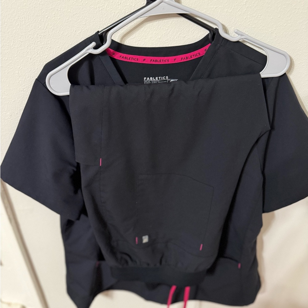 Fabletics Black vneck and jogger scrub set